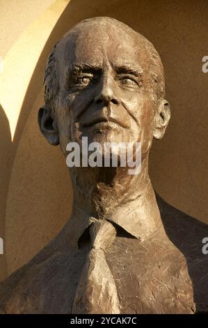 Memorial bronze bust of the late Prince Philip Duke of Edinburgh, husband and consort of Queen Elizabeth II. By Frances Segelman Petchey. Poundbury UK. Stock Photo