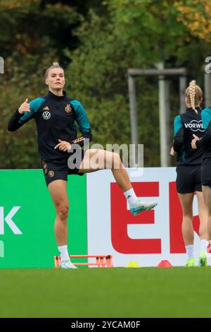 Frankfurt, Deutschland. 22nd Oct, 2024. Frankfurt, Deutschland 22. Oktober 2024: Fußball-Frauen-Nationalmannschaft - Training - 22.10. 2024 Im Bild: Selina Cerci (Deutschland) Credit: dpa/Alamy Live News Stock Photo