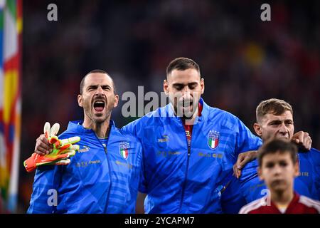 Budapest, Ungheria. 26th Sep, 2022. Foto Fabio Ferrari/LaPresse 26 Settembre 2022 - Budapest, Ungheria - sport, calcio - Ungheria vs Italia - Uefa Nations League - Gruppo C Giornata 6/6 - Stadio Puskas Arena Park.Nella foto: Leonardo Bonucci (Italy)Gianluigi Donnarumma (Italy)September 26, 2022 Budapest, Hungary - sport soccer- Uefa Nations League - Group C 6/6 - Stadium Puskas Arena Park.-Park.In the pic:Leonardo Bonucci (Italy)Gianluigi Donnarumma (Italy) Credit: LaPresse/Alamy Live News Stock Photo