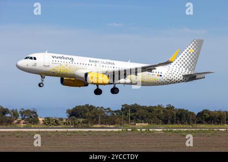 Vueling Airlines Airbus A320-232 (REG: EC-MNZ) in the special color scheme 'We love Places - Barcelona special'. Stock Photo