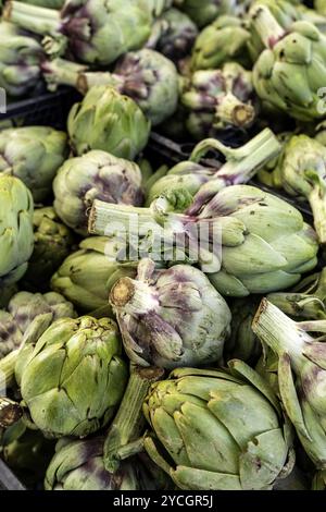 Detail of fresh vegetables in a traditional market, vegan food Stock Photo
