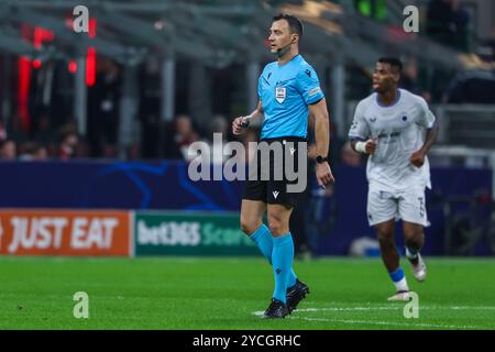 Milan, Italy. 22nd Oct, 2024. Referee Felix Zwayer seen in action during UEFA Champions League 2024/25 League Phase - Matchday3 football match between AC Milan and Club Brugge KV at San Siro Stadium. Final scores; Milan 3 | 1 Club Brugge. (Photo by Fabrizio Carabelli/SOPA Images/Sipa USA) Credit: Sipa USA/Alamy Live News Stock Photo