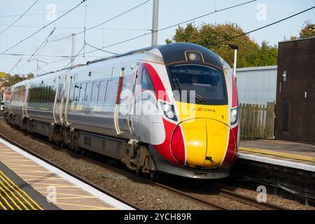 British Rail 800 Class, Azuma, express train passing through Grantham railway station on its way to London Kings Cross. Grantham, Lincolnshire, Englan Stock Photo