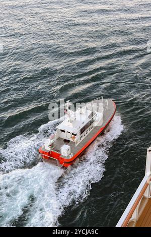 Los Angeles, California, USA - 13 January 2024: One of the pilot cutter boats of the Port of Los Angeles at speed Stock Photo