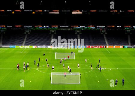 London, UK. 23rd Oct, 2024. LONDON, ENGLAND - OCTOBER 23: High view during a Training Session of AZ Alkmaar ahead of the UEFA Europa League 2024/25 League Phase MD3 match against Tottenham Hotspur at the Tottenham Hotspur Stadium on October 23, 2024 in London, England. (Photo by Ed van de Pol/Orange Pictures) Credit: Orange Pics BV/Alamy Live News Stock Photo