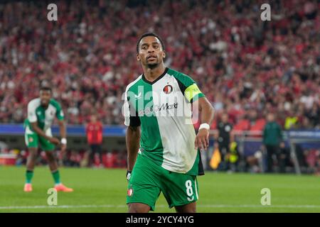 Quinten Timber of Feyenoord Rotterdam in action during UEFA  Champions League, League phase Matchday 3 first between SL Benfica and Feyenoord Rotterdam at Estadio da Luz. Final score: SL Benfica 1:3 Feyenoord Rotterdam Stock Photo