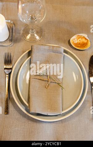 Elegant table setting with simple rustic details Stock Photo