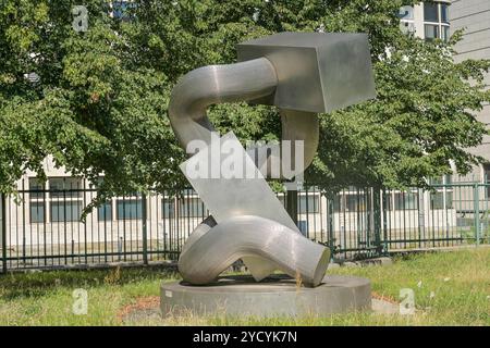 WZB Wissenschaftszentrum Berlin für Sozialforschung, Skulptur Herkules von Brigitte und Martin Matschinsky-Denninghoff 1971-1972, Reichpietschufer, Ti Stock Photo