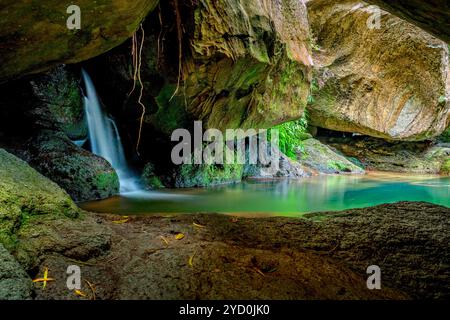 Hidden rock pool oasis Australia Stock Photo