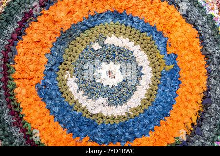 Texture of a homemade rug from different fabrics Stock Photo - Alamy