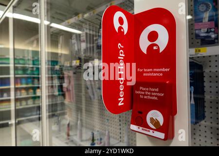 Due to an increase in shoplifting, drugstores and grocery stores throughout the US are installing plexiglass barriers on the shelves, USA  2024 Stock Photo