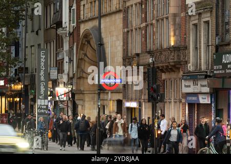 The Whitechapel Gallery is a public art gallery in Whitechapel on the north side of Whitechapel High Street, in the London Borough of Tower Hamlet Stock Photo