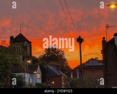 Croft Road, Godalming. 25th October 2024. A beautiful end to the day for the Home Counties. Sunset over Godalming in Surrey. Credit: james jagger/Alamy Live News Stock Photo