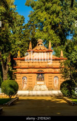 Catalina de Ribera Fountain in the Murillo Gardens, Puerta de Jerez, Seville, Andalusia, Spain. Stock Photo