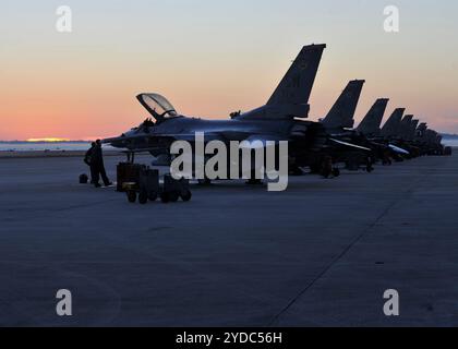 F-16s from Shaw Air Force Base, S.C., sit on the Tyndall AFB, Fla., runway Dec. 10 during Checkered Flag 16-1. Along with Shaw AFB, aircraft from Egli Stock Photo