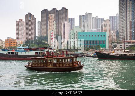 Floating village in the Aberdeen bay in Hong Kong Stock Photo