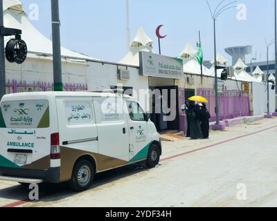 Mina, Mecca, Saudi Arabia, June 19 2024: an ambulance for emergency calls of the ministry of health of Saudi Arabia in Mina region during pilgrimage s Stock Photo