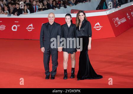 Rome, Italy. 26th Oct, 2024. Luca Zingaretti, Luisa Ranieri and Emma Zingaretti attend the red carpet of 'MODÌ - Three Days on the Wing of Madness' during the nineteenth edition of the Rome Film Fest, on October 26, 2024 (Photo by Matteo Nardone/Pacific Press) Credit: Pacific Press Media Production Corp./Alamy Live News Stock Photo