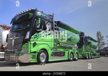 PORVOO, FINLAND, JULY 2, 2016: Super truck Mercedes-Benz Actros 2551 Highway Hero owned by Kuljetus Auvinen Oy and matching trucking shoes on Riversid Stock Photo