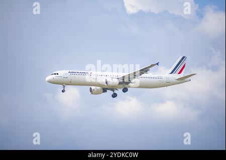 02.06.2024, Berlin, Germany, Europe, An Air France Airbus A321-212 passenger aircraft with the registration F-GTAS on approach to Berlin Brandenburg B Stock Photo