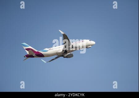 04/06/2023, Berlin, Germany, Europe, A Eurowings Airbus A320-200 passenger aircraft with the registration D-AEWT taking off from Berlin Brandenburg Ai Stock Photo