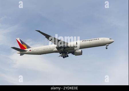 15.07.2023, Singapore, Republic of Singapore, Asia, A Philippine Airlines Philippines passenger aircraft of type Boeing 777-300ER with registration RP Stock Photo