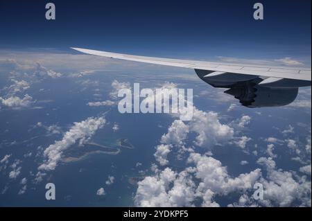 13.07.2023, Singapore, Republic of Singapore, Asia, View from a Lufthansa Boeing 747-8 Jumbo Jet passenger aircraft of the wing and the engine during Stock Photo