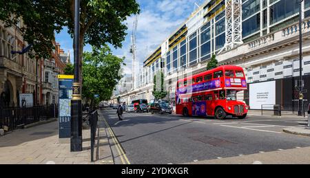 London 06.15.2022: View of Buckingham Palace Rd Stock Photo