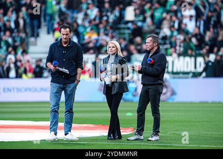 Sky-Moderator Sebastian Hellmann, Julia Simic, Lothar Matthaeus  GER, SV Werder Bremen vs. Bayer 04 Leverkusen, Fussball, Bundesliga, Spieltag 8, Spielzeit 2024/25, 26.10.2024  DFL REGULATIONS PROHIBIT ANY USE OF PHOTOGRAPHS AS IMAGE SEQUENCES AND/OR QUASI-VIDEO  Foto: Eibner-Pressefoto/Marcel von Fehrn Stock Photo