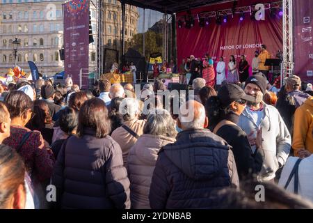 Trafalgar Square, London, 27 October 2024. Diwali of the Square. Tens of thousands of people gathered for Diwali, the Hindu festival of Light in Trafalgar Square. The annual event is in partnership with The Diwali in London (DIL) and the Mayor of London. Stock Photo