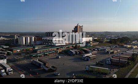 Heineken brewery factory alagoinhas, bahia, brazil - october 25, 2024: aerial view of the Heineken brewery factory in the city of Alagoinhas. ALAGOINHAS BAHIA BRAZIL Copyright: xJoaxSouzax 251024JOA044 Stock Photo