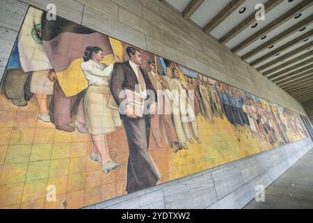 Max Lingner mural on the Detlev Rohwedder House, Aufbau der Republik, tiles, Meissen porcelain, GDR art, Federal Ministry of Finance, Wilhelmstrasse, Stock Photo