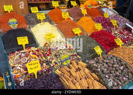 Assorted spices and teas on display in store, Egyptian Bazaar (Spice Bazaar Market), Eminonu, Fatih District, Istanbul, Turkey, Europe Stock Photo