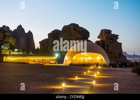 Suncity Camp in the desert of Wadi Rum, UNESCO World Heritage Site, Jordan, Middle East Stock Photo