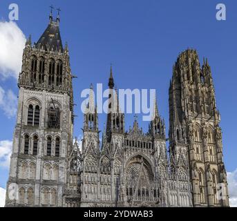 Rouen Cathedral is a Roman Catholic Gothic cathedral in Rouen, Normandy, France. Main facade Stock Photo