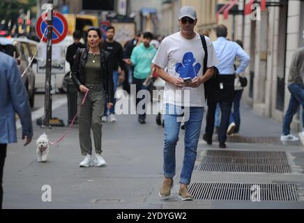 Milan, 28-10-2024 Zinedine Zidane caught walking downtown shopping with his wife Veronique. Stock Photo