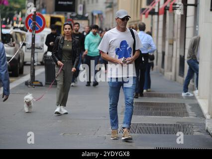 Milan, 28-10-2024 Zinedine Zidane caught walking downtown shopping with his wife Veronique. Stock Photo