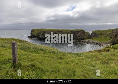 Brough of Deerness, ancient settlement on tidal island, Mull Head Local Nature Reserve, seashore nature reserve, Skaill, Orkney, Scotland, Great Brita Stock Photo