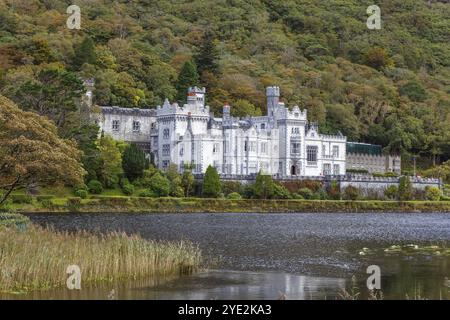 Kylemore Abbey is a Benedictine monastery founded in 1920 on the grounds of Kylemore Castle, County Galway, Ireland, Europe Stock Photo