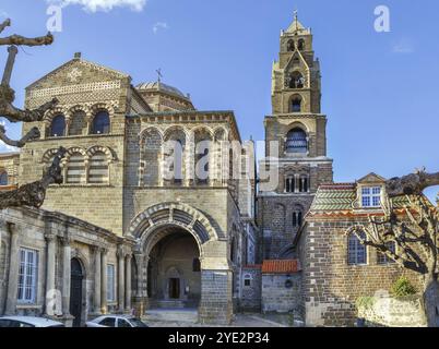 Le Puy Cathedral (Cathedral of Our Lady of the Annunciation) is a Roman Catholic church located in Le Puy-en-Velay, Auvergne, France, Europe Stock Photo