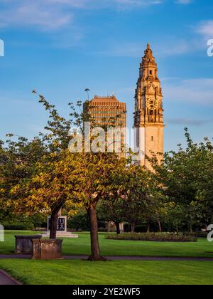 Alexandra Gardens and City Hall at sunset, Cardiff, Wales, United Kingdom Stock Photo