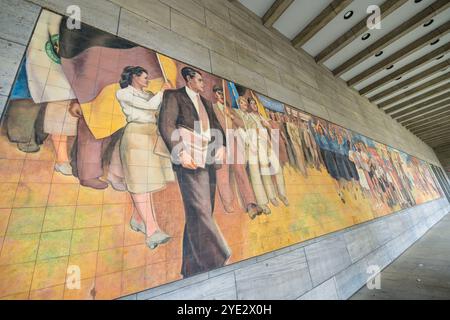 Max Lingner mural at the Detlev Rohwedder House, construction of the republic, tiles, Meissen porcelain, GDR art, Federal Ministry of Finance, Wilhelm Stock Photo