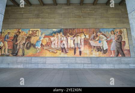 Max Lingner mural at the Detlev Rohwedder House, construction of the republic, tiles, Meissen porcelain, GDR art, Federal Ministry of Finance, Wilhelm Stock Photo