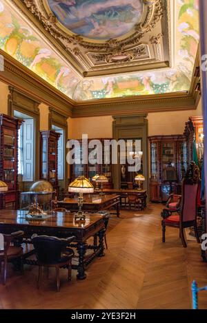 Porto, Portugal - Mai 28, 2024 - Historic library room in the stock exchange palace of Porto, Portugal Stock Photo