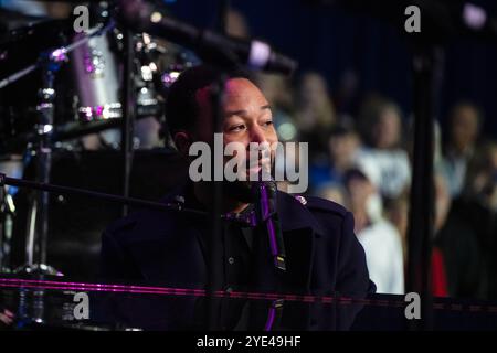 Philadelphia, USA. 28th Oct, 2024. John Legends performs at a rally for Vice President Kamala Harris at Temple University in Philadelphia, PA on Monday October 28, 2024. (Photo by Laura Brett/Sipa USA) Credit: Sipa USA/Alamy Live News Stock Photo