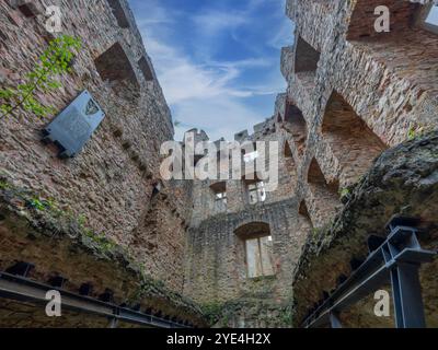 Schloss Auerbach an der Bergstraße, Burgruine Bensheim Hessen Deutschland *** Auerbach Castle on the Bergstrasse, castle ruins Bensheim Hesse Germany Stock Photo