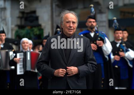 Oviedo, Spain. 27th Oct, 2024. Joan Manuel Serrat princess awards of arts at the last day of Princess of Asturias awards. The Princess of Asturias Awards have ended in Oviedo after two weeks of events and the presence of the Spanish royal family, on October 27, 2024, in Spain. (Photo by Mercedes Menendez/Pacific Press/Sipa USA) Credit: Sipa USA/Alamy Live News Stock Photo