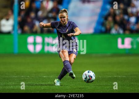 Georgia Stanway of England passes the ball during the Women's International Friendly match England Women vs South Africa Women at Coventry Building Society Arena, Coventry, United Kingdom, 29th October 2024  (Photo by Izzy Poles/News Images) Stock Photo