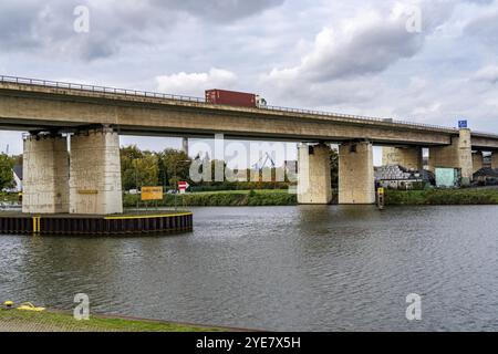 The Berlin Bridge, motorway A59, over the Duisburg port area, 1.8 km long, has a remaining useful life until 2029, due to various damages, such as hai Stock Photo