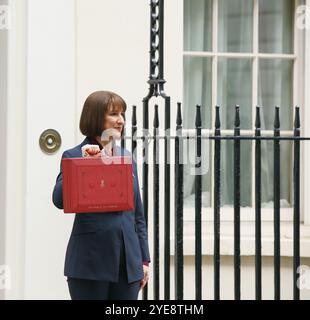 Chancellor of the Exchequer Rachel Reeves (right) and Deputy Prime ...